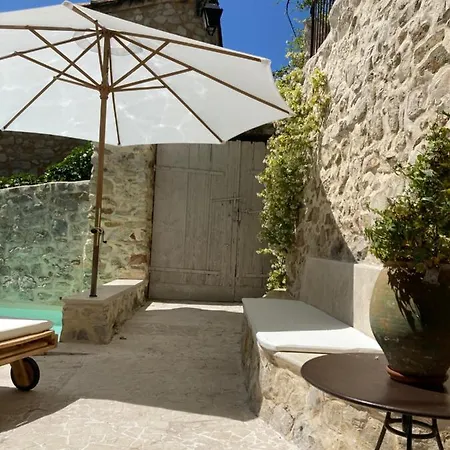 Couette-café Les Vieux Murs *