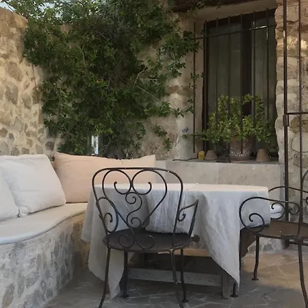 Les Vieux Murs